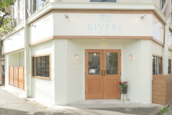美容室riversの外装